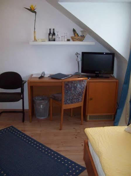 Merlin Garni 3* Keulen